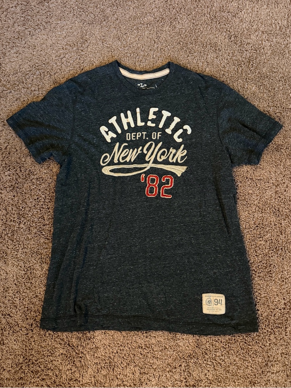 VTG Y2K Old Navy Navy Graphic 'New York 82' Short Sleeve Tee